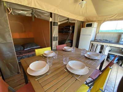 Cliquez pour découvrir toutes les photos de l'HÉBERGEMENT ! bungalow toilé - La Plage photo 4