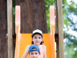 Camping Pas Cher vous présente avec son site Officiel campingpascher.fr, le Camping La Plage classé 3 étoiles, situé sur la commune de Mansigne dans le département Sarthe (Pays De La Loire) en France. Le camping La Plage, vous présente un hébergement de type mobil-home. Le camping La Plage vous propose du dimanche 29 mars au dimanche 05 avril 2026 pour 7 nuits à 102€. Cette location propose 189 dates différentes pour réserver votre séjour. Découvrez également les 6 autres gammes d'hébergements du camping. Lac, Piscine extérieure, Club enfants, Aire de jeux enfants, Canoë-kayak, Court de tennis, Paddle, Pédalo, Pétanque, Terrain multisports, Bar, Snack/Bar,... En savoir plus : cliquez-ICI.