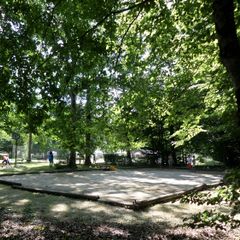 Camping Pas Cher vous présente avec son site Officiel campingpascher.fr, le Établissement Le Bois Guillaume, situé sur la commune de Villeneuve Les Genets dans le département Yonne (Bourgogne) en France. L'établissement Le Bois Guillaume vous propose un hébergement de type chalet de 65 m². L'établissement vous propose 3 autres types d'hébergements. Découvrez tous nos séjours à petits prix dans la commune et aux alentours de Villeneuve Les Genets du département : Yonne (Bourgogne).... En savoir plus : cliquez-ICI.