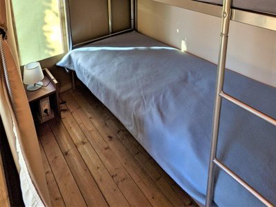 Cliquez pour découvrir toutes les photos de l'HÉBERGEMENT ! tente en toile et bois - De Keralouet photo 5