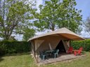 Camping Pas Cher vous présente avec son site Officiel campingpascher.fr, le Camping De Keralouet classé 3 étoiles, situé sur la commune de Lesconil dans le département Finistère (Bretagne) en France. Le camping De Keralouet, vous présente un hébergement de type tente de 20 m² pour 5 personnes. Le camping De Keralouet vous propose du sam. 30 mai au sam. 06 juin 2026 pour 7 nuits à 281€. Cette location propose 44 dates différentes pour réserver votre séjour. Découvrez également les 9 autres gammes d'hébergements du camping. Les Avis clients pour le Camping De Keralouet sont excellents avec une note moyenne de 9 sur 10. Mer, Piscine chauffée, Piscine extérieure, Aire de jeux enfants, Ping-pong, Pétanque, Boulangerie, Bureau de tabac, Créperie, Dépôt de pain, Restaurant, Supermarché, Épicerie,... En savoir plus : cliquez-ICI.