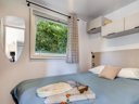 Cliquez pour découvrir toutes les photos de l'HÉBERGEMENT ! mobil-home - camping Le Cabellou Plage photo 2