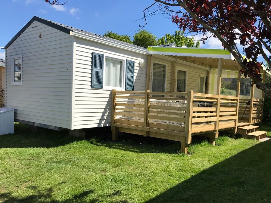 Camping Pas Cher vous présente avec son site Officiel campingpascher.fr, le Camping Le Kervastard classé 3 étoiles, situé sur la commune de Fouesnant dans le département Finistère (Bretagne) en France. Le camping Le Kervastard, vous présente un hébergement de type mobil-home pour 1 personne et télévision. Le camping Le Kervastard vous propose du dimanche 20 septembre au dimanche 27 septembre 2026 pour 7 nuits à 321€. Cette location propose 61 dates différentes pour réserver votre séjour. Découvrez également les 6 autres gammes d'hébergements du camping. Les Avis clients pour le Camping Le Kervastard sont excellents avec une note moyenne de 8 sur 10. Piscine chauffée, Piscine couverte, Aire de jeux enfants, Baby-foot, Canoë-kayak, Court de tennis, Cyclisme, Golf, Location de bateaux, Paddle, Ping-pong, Piscine, Planche à voile, Pétanque, Randonnée, Salle de jeux vidéo, Voile, Bar, Boulangerie, Brasserie, Bureau de tabac, Créperie, Food truck, Pizzeria, Restaurant, Supermarché, Épicerie,... En savoir plus : cliquez-ICI.
