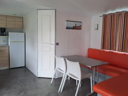 Camping Pas Cher vous présente avec son site Officiel campingpascher.fr, le Camping Le Kervastard classé 3 étoiles, situé sur la commune de Fouesnant dans le département Finistère (Bretagne) en France. Le camping Le Kervastard vous propose un hébergement de type hébergement insolite. L'établissement vous propose 4 autres types d'hébergements. Découvrez tous nos séjours à petits prix dans la commune et aux alentours de Fouesnant du département : Finistère (Bretagne). Les Avis clients pour le Camping Le Kervastard sont excellents avec une note moyenne de 8 sur 10. Piscine chauffée, Piscine couverte, Aire de jeux enfants, Baby-foot, Canoë-kayak, Court de tennis, Cyclisme, Golf, Location de bateaux, Paddle, Ping-pong, Piscine, Planche à voile, Pétanque, Randonnée, Salle de jeux vidéo, Voile, Bar, Boulangerie, Brasserie, Bureau de tabac, Créperie, Food truck, Pizzeria, Restaurant, Supermarché, Épicerie,... En savoir plus : cliquez-ICI.