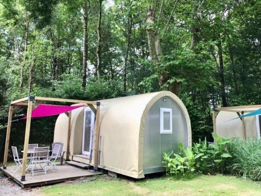 Camping Pas Cher vous présente avec son site Officiel campingpascher.fr, le Camping L'isle Aux Moulins classé 2 étoiles, situé sur la commune de Jargeau dans le département Loiret (Centre Val De Loire) en France. Le camping L'isle Aux Moulins, vous présente un hébergement de type hébergement insolite de 16 m² pour 4 personnes. Le camping L'isle Aux Moulins vous propose du lundi 15 juin au lundi 22 juin 2026 pour 7 nuits à 350€. Cette location propose 96 dates différentes pour réserver votre séjour. Découvrez également les 5 autres gammes d'hébergements du camping. Rivière, Piscine chauffée, Piscine couverte, Aire de jeux enfants, Cyclisme, Golf, Ping-pong, Pétanque, Dépôt de pain, Food truck, Épicerie,... En savoir plus : cliquez-ICI.