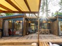 Camping Pas Cher vous présente avec son site Officiel campingpascher.fr, le Camping L'etang D'aleth classé 3 étoiles, situé sur la commune de Saint Malo De Beignon dans le département Morbihan (Bretagne) en France. Le camping L'etang D'aleth, vous présente un hébergement de type bungalow pour 4 personnes. Le camping L'etang D'aleth vous propose du vendredi 28 août au vendredi 04 septembre 2026 pour 7 nuits à 311€. Cette location propose 99 dates différentes pour réserver votre séjour. Découvrez également les 7 autres gammes d'hébergements du camping. Les Avis clients pour le Camping L'etang D'aleth sont de 7 sur 10. Étang, Animation enfants, Dépôt de pain, Plats à emporter, Snack/Bar, Épicerie,... En savoir plus : cliquez-ICI.