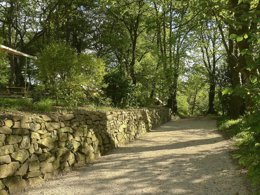 Camping Pas Cher vous présente avec son site Officiel campingpascher.fr, le Camping Ushuaïa Villages De Pont Calleck classé 3 étoiles, situé sur la commune de Inguiniel dans le département Morbihan (Bretagne) en France. Le camping Ushuaïa Villages De Pont Calleck, vous présente un hébergement de type mobil-home de 32 m². Le camping Ushuaïa Villages De Pont Calleck vous propose du sam. 04 avril au sam. 11 avril 2026 pour 7 nuits à 275€. Cette location propose 64 dates différentes pour réserver votre séjour. Découvrez également les 10 autres gammes d'hébergements du camping. Les Avis clients pour le Camping Ushuaïa Villages De Pont Calleck sont excellents avec une note moyenne de 9 sur 10. Rivière, Aire de jeux enfants, Canoë-kayak, Ping-pong, Randonnée, Terrain de volley-ball, Bar, Dépôt de pain, Restaurant, Épicerie,... En savoir plus : cliquez-ICI.