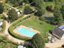 Camping Pas Cher vous présente avec son site Officiel campingpascher.fr, le Camping Domaine Les Peupliers classé 3 étoiles, situé sur la commune de Tinteniac dans le département Ille-et-vilaine (Bretagne) en France. Le camping Domaine Les Peupliers vous propose un hébergement de type tente de 7 m². L'établissement vous propose 8 autres types d'hébergements. Découvrez tous nos séjours à petits prix dans la commune et aux alentours de Tinteniac du département : Ille-et-vilaine (Bretagne). Les Avis clients pour le Camping Domaine Les Peupliers sont excellents avec une note moyenne de 9 sur 10. Piscine chauffée, Piscine extérieure, Aire de jeux enfants, Canoë-kayak, Centre équestre, Ping-pong, Pétanque, Structure gonflable enfants, Bar, Dépôt de pain, Snack/Bar, Épicerie,... En savoir plus : cliquez-ICI.