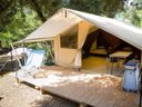 Cliquez pour découvrir toutes les photos de l'HÉBERGEMENT ! tente en toile et bois - camping La Riviere D'Argent photo 1