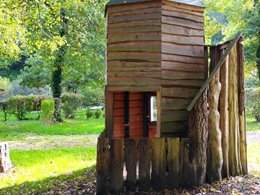 Camping Pas Cher vous présente avec son site Officiel campingpascher.fr, le Camping La Riviere D'Argent classé 3 étoiles, situé sur la commune de Huelgoat dans le département Finistère (Bretagne) en France. Le camping La Riviere D'Argent, vous présente un hébergement de type hébergement insolite de 2 m². Le camping La Riviere D'Argent vous propose du lundi 06 avril au lundi 13 avril 2026 pour 7 nuits à 168€. Cette location propose 169 dates différentes pour réserver votre séjour. Découvrez également les 22 autres gammes d'hébergements du camping. Les Avis clients pour le Camping La Riviere D'Argent sont excellents avec une note moyenne de 8 sur 10. Piscine chauffée, Piscine couverte, Aire de jeux enfants, Ping-pong, Trampoline, Bar, Dépôt de pain, Snack/Bar,... En savoir plus : cliquez-ICI.