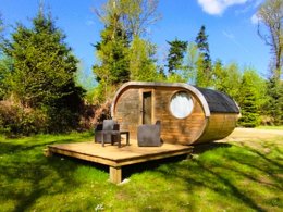 Camping Pas Cher vous présente avec son site Officiel campingpascher.fr, le Camping La Riviere D'Argent classé 3 étoiles, situé sur la commune de Huelgoat dans le département Finistère (Bretagne) en France. Le camping La Riviere D'Argent vous propose un hébergement de type hébergement insolite pour 5 personnes. L'établissement vous propose 22 autres types d'hébergements. Découvrez tous nos séjours à petits prix dans la commune et aux alentours de Huelgoat du département : Finistère (Bretagne). Les Avis clients pour le Camping La Riviere D'Argent sont excellents avec une note moyenne de 8 sur 10. Piscine chauffée, Piscine couverte, Aire de jeux enfants, Ping-pong, Trampoline, Bar, Dépôt de pain, Snack/Bar,... En savoir plus : cliquez-ICI.