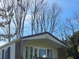 Camping Pas Cher vous présente avec son site Officiel campingpascher.fr, le Camping Les Madières classé 3 étoiles, situé sur la commune de Pordic dans le département Côtes-d'armor (Bretagne) en France. Le camping Les Madières, vous présente un hébergement de type mobil-home. Le camping Les Madières vous propose du dimanche 13 septembre au dimanche 20 septembre 2026 pour 7 nuits à 386€. Cette location propose 64 dates différentes pour réserver votre séjour. Découvrez également les 6 autres gammes d'hébergements du camping. Les Avis clients pour le Camping Les Madières sont excellents avec une note moyenne de 9 sur 10. Mer, Piscine chauffée, Piscine extérieure, Aire de jeux enfants, Cyclisme, Ping-pong, Pétanque, Randonnée, Bar, Dépôt de pain, Snack/Bar, Supermarché,... En savoir plus : cliquez-ICI.