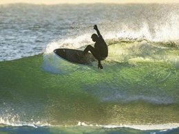 Camping Pas Cher vous présente avec son site Officiel campingpascher.fr, le Camping Saint Grégoire classé 3 étoiles, situé sur la commune de Servon dans le département Manche (Basse Normandie) en France. Le camping Saint Grégoire, vous présente un hébergement de type chalet de 25 m². Le camping Saint Grégoire vous proposeun séjour PAS CHER avec une REMISEdu vendredi 03 avril au vendredi 10 avril 2026, en promotion à -44% pour 7 nuits à 269,50 € au lieu de 481,25 € soit une Économie de 211,75 €. Cette location propose 164 dates différentes pour réserver votre séjour. Découvrez également les 2 autres gammes d'hébergements du camping. Les Avis clients pour le Camping Saint Grégoire sont excellents avec une note moyenne de 8 sur 10. Piscine extérieure, Aire de jeux enfants, Centre équestre, Ping-pong, Pétanque, Randonnée, Dépôt de pain, Supermarché,... En savoir plus : cliquez-ICI.