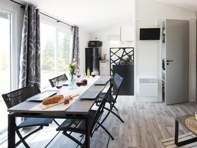 Cliquez pour découvrir toutes les photos de l'HÉBERGEMENT ! mobil-home - La Touesse Camping photo 2