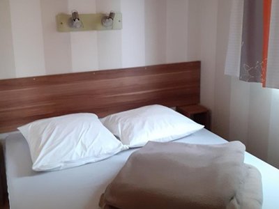 Cliquez pour découvrir toutes les photos de l'HÉBERGEMENT ! mobil-home - La Touesse Camping photo 4