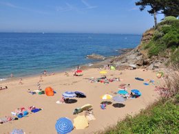Camping Pas Cher vous présente avec son site Officiel campingpascher.fr, le Camping La Touesse Camping classé 4 étoiles, situé sur la commune de Saint Lunaire dans le département Ille-et-vilaine (Bretagne) en France. Le camping La Touesse Camping, vous présente un hébergement de type mobil-home de 29 m² pour 4 personnes et télévision. Le camping La Touesse Camping vous propose du sam. 19 septembre au sam. 26 septembre 2026 pour 7 nuits à 399€. Cette location propose 141 dates différentes pour réserver votre séjour. Découvrez également les 20 autres gammes d'hébergements du camping. Les Avis clients pour le Camping La Touesse Camping sont de 7 sur 10. Parc aquatique, Piscine couverte, Piscine extérieure, Animations familiales, Club enfants, Aire de jeux enfants, Canoë-kayak, Centre équestre, Court de tennis, Golf, Ping-pong, Planche à voile, Pétanque, Salle de jeux vidéo, Structure gonflable enfants, Voile, Bar, Dépôt de pain, Plats à emporter, Restaurant, Snack/Bar, Supermarché, Épicerie,... En savoir plus : cliquez-ICI.