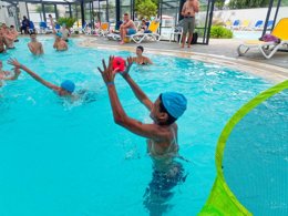 Camping Pas Cher vous présente avec son site Officiel campingpascher.fr, le Camping La Touesse Camping classé 4 étoiles, situé sur la commune de Saint Lunaire dans le département Ille-et-vilaine (Bretagne) en France. Le camping La Touesse Camping, vous présente un hébergement de type mobil-home de 28 m² et télévision. Le camping La Touesse Camping vous propose du sam. 19 septembre au sam. 26 septembre 2026 pour 7 nuits à 350€. Cette location propose 125 dates différentes pour réserver votre séjour. Découvrez également les 20 autres gammes d'hébergements du camping. Les Avis clients pour le Camping La Touesse Camping sont de 7 sur 10. Parc aquatique, Piscine couverte, Piscine extérieure, Animations familiales, Club enfants, Aire de jeux enfants, Canoë-kayak, Centre équestre, Court de tennis, Golf, Ping-pong, Planche à voile, Pétanque, Salle de jeux vidéo, Structure gonflable enfants, Voile, Bar, Dépôt de pain, Plats à emporter, Restaurant, Snack/Bar, Supermarché, Épicerie,... En savoir plus : cliquez-ICI.