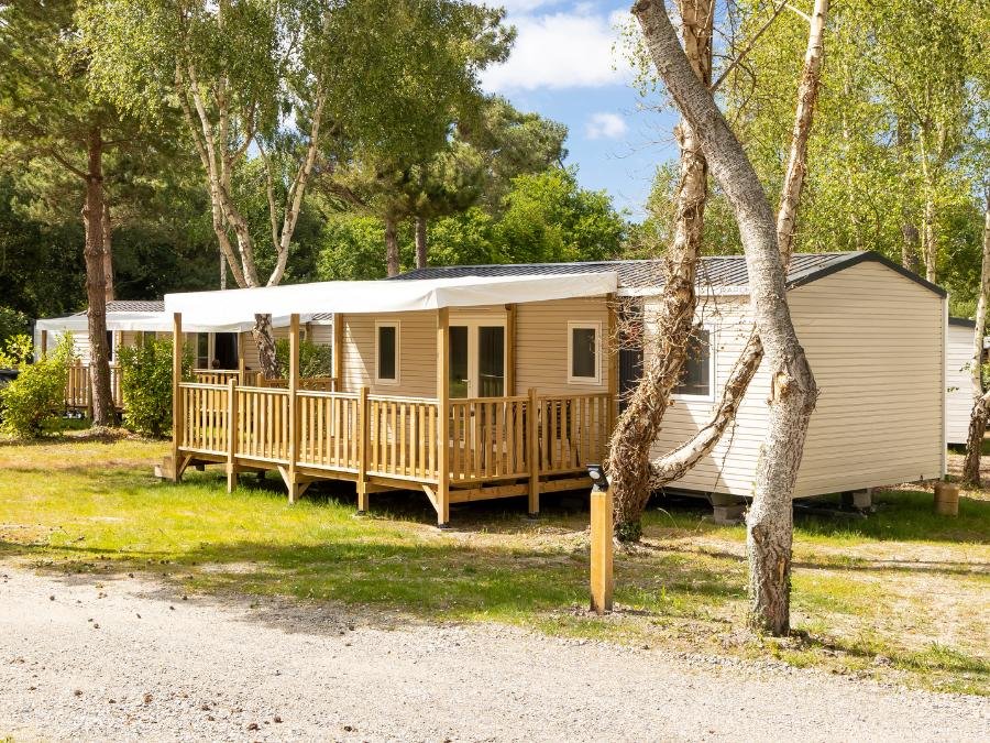 Camping Pas Cher vous présente avec son site Officiel campingpascher.fr, le Camping Flower Le Vieux Moulin classé 4 étoiles, situé sur la commune de Erquy dans le département Côtes-d'armor (Bretagne) en France. Le camping Flower Le Vieux Moulin, vous présente un hébergement de type mobil-home de 28 m² et télévision. Le camping Flower Le Vieux Moulin vous propose du sam. 19 septembre au sam. 26 septembre 2026, en promotion à -20% pour 7 nuits à 379,20 € au lieu de 474,0 € soit une Économie de 94,80 €. Cette location propose 28 dates différentes pour réserver votre séjour. Découvrez également les 9 autres gammes d'hébergements du camping. Les Avis clients pour le Camping Flower Le Vieux Moulin sont de 7 sur 10. Mer, Piscine chauffée, Piscine extérieure, Animations familiales, Club enfants, Aire de jeux enfants, Court de tennis, Cyclisme, Pétanque, Randonnée, Terrain multisports, Épicerie,... En savoir plus : cliquez-ICI.