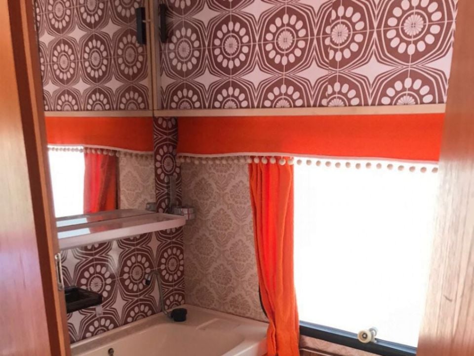 Cliquez pour découvrir toutes les photos de l'HÉBERGEMENT ! caravan - Ode Vras photo 2