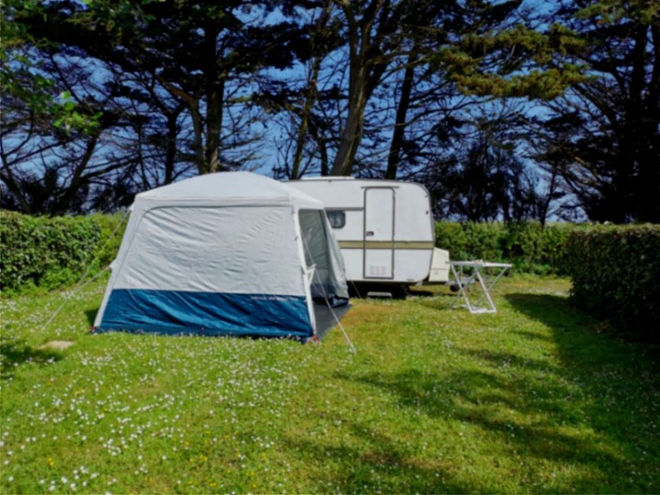 Cliquez pour découvrir toutes les photos de l'HÉBERGEMENT ! caravan - Ode Vras photo 4