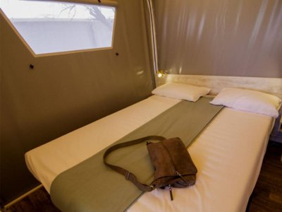 Cliquez pour découvrir toutes les photos de l'HÉBERGEMENT ! tente en toile et bois - Le Brabois photo 5