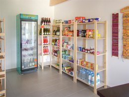 Camping Pas Cher vous présente avec son site Officiel campingpascher.fr, le Camping Le Varquez classé 3 étoiles, situé sur la commune de Plouha dans le département Côtes-d'armor (Bretagne) en France. Le camping Le Varquez vous propose un hébergement de type mobil-home de 33 m². L'établissement vous propose 3 autres types d'hébergements. Découvrez tous nos séjours à petits prix dans la commune et aux alentours de Plouha du département : Côtes-d'armor (Bretagne). Les Avis clients pour le Camping Le Varquez sont excellents avec une note moyenne de 8 sur 10. Piscine chauffée, Piscine couverte, Aire de jeux enfants, Ping-pong, Pétanque, Randonnée, Sports nautiques, Terrain multisports, Bar, Dépôt de pain, Plats à emporter, Snack/Bar, Épicerie,... En savoir plus : cliquez-ICI.