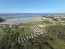 Camping Pas Cher vous présente avec son site Officiel campingpascher.fr, le Camping Flower Le Mat classé 3 étoiles, situé sur la commune de Trevou Treguignec dans le département Côtes-d'armor (Bretagne) en France. Le camping Flower Le Mat vous propose un hébergement de type mobil-home de 31 m² pour 1 personne (télévision). L'établissement vous propose 9 autres types d'hébergements. Découvrez tous nos séjours à petits prix dans la commune et aux alentours de Trevou Treguignec du département : Côtes-d'armor (Bretagne). Les Avis clients pour le Camping Flower Le Mat sont excellents avec une note moyenne de 8 sur 10. Mer, Piscine chauffée, Piscine couverte, Animations familiales, Aire de jeux enfants, Canoë-kayak, Centre équestre, Ping-pong, Pétanque, Salle de jeux vidéo, Structure gonflable enfants, Terrain multisports, Bar, Boulangerie, Créperie, Dépôt de pain, Snack/Bar, Épicerie,... En savoir plus : cliquez-ICI.