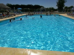 Camping Pas Cher vous présente avec son site Officiel campingpascher.fr, le Établissement Les Peupliers, situé sur la commune de Merville Franceville Plage dans le département Calvados (Basse Normandie) en France. L'établissement Les Peupliers vous propose un hébergement de type mobil-home de 20 m². L'établissement vous propose 12 autres types d'hébergements. Découvrez tous nos séjours à petits prix dans la commune et aux alentours de Merville Franceville Plage du département : Calvados (Basse Normandie).... En savoir plus : cliquez-ICI.