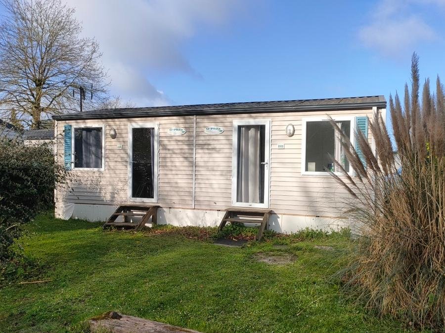Camping Pas Cher vous présente avec son site Officiel campingpascher.fr, le Camping La Faloise classé 2 étoiles, situé sur la commune de Angicourt dans le département Oise (Picardie) en France. Le camping La Faloise, vous présente un hébergement de type mobil-home de 20 m² avec climatisation et télévision. Le camping La Faloise vous propose du dimanche 07 juin au dimanche 14 juin 2026 avec un DÉPART DEMAIN pour 7 nuits à 216€. Cette location propose 201 dates différentes pour réserver votre séjour. Découvrez également les 13 autres gammes d'hébergements du camping. Les Avis clients pour le Camping La Faloise sont excellents avec une note moyenne de 8 sur 10. Pétanque, Plats à emporter,... En savoir plus : cliquez-ICI.
