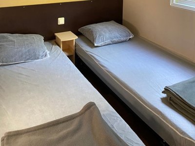 Cliquez pour découvrir toutes les photos de l'HÉBERGEMENT ! mobil-home - La Faloise photo 4