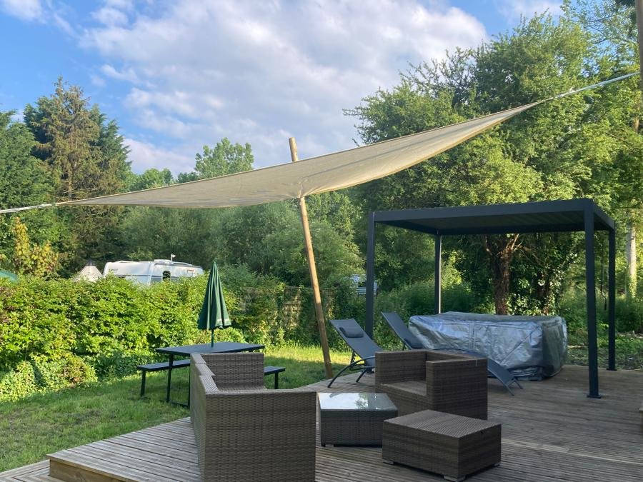 Camping Pas Cher vous présente avec son site Officiel campingpascher.fr, le Camping Flower De La Trye classé 2 étoiles, situé sur la commune de Bresles dans le département Oise (Picardie) en France. Le camping Flower De La Trye vous propose un hébergement de type tente en toile et bois pour 2 personnes. L'établissement vous propose 19 autres types d'hébergements. Découvrez tous nos séjours à petits prix dans la commune et aux alentours de Bresles du département : Oise (Picardie). Piscine chauffée, Piscine extérieure, Animations familiales, Aire de jeux enfants, Baby-foot, Centre équestre, Court de tennis, Cyclisme, Parcours sportif, Ping-pong, Randonnée, Dépôt de pain, Snack/Bar,... En savoir plus : cliquez-ICI.