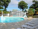 Camping Pas Cher vous présente avec son site Officiel campingpascher.fr, le Camping De La Forêt Jumièges classé 4 étoiles, situé sur la commune de Jumieges dans le département Seine-maritime (Haute Normandie) en France. Le camping De La Forêt Jumièges vous propose un hébergement de type tente de 7 m². Cet hébergement propose plus de 127 dates différentes pour réserver ! Pour dévouvrir la période la moins chère, consultez la rubrique 'Tarifs' et sélectionnez votre mois de départ. L'établissement vous propose 10 autres types d'hébergements. Découvrez tous nos séjours à petits prix dans la commune et aux alentours de Jumieges du département : Seine-maritime (Haute Normandie). Les Avis clients pour le Camping De La Forêt Jumièges sont excellents avec une note moyenne de 8 sur 10. Bassin enfant, Piscine couverte, Animations familiales, Aire de jeux enfants, Centre équestre, Court de tennis, Golf, Parcours sportif, Ping-pong, Piscine, Pétanque, Bar, Dépôt de pain, Snack/Bar, Épicerie,... En savoir plus : cliquez-ICI.