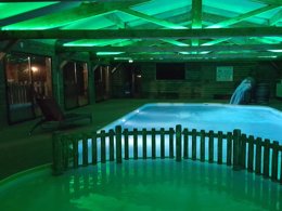 Camping Pas Cher vous présente avec son site Officiel campingpascher.fr, le Camping Les Etangs Du Moulin classé 3 étoiles, situé sur la commune de Suzy dans le département Aisne (Picardie) en France. Le camping Les Etangs Du Moulin, vous présente un hébergement de type mini-maison de 13 m² pour 3 personnes. Le camping Les Etangs Du Moulin vous propose du jeudi 26 mars au jeudi 02 avril 2026 pour 7 nuits à 501€. Cette location propose 199 dates différentes pour réserver votre séjour. Découvrez également les 11 autres gammes d'hébergements du camping. Les Avis clients pour le Camping Les Etangs Du Moulin sont excellents avec une note moyenne de 9 sur 10. Piscine couverte, Aire de jeux enfants, Restaurant, Épicerie,... En savoir plus : cliquez-ICI.