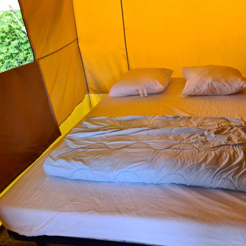 tente toile et bois - Le Grand Hameau photo 2