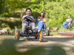 Camping Pas Cher vous présente avec son site Officiel campingpascher.fr, le Camping Sandaya L'Anse Du Brick classé 5 étoiles, situé sur la commune de Maupertus Sur Mer dans le département Manche (Basse Normandie) en France. Le camping Sandaya L'Anse Du Brick, vous présente un hébergement de type villa de 80 m². Le camping Sandaya L'Anse Du Brick vous propose du sam. 12 septembre au sam. 19 septembre 2026, en promotion à -20% pour 7 nuits à 672 € au lieu de 840,0 € soit une Économie de 168 €. Cette location propose 9 dates différentes pour réserver votre séjour. Découvrez également les 16 autres gammes d'hébergements du camping. Mer, Piscine couverte, Piscine extérieure, Animations familiales, Aire de jeux enfants, Canoë-kayak, Court de tennis, Planche à voile, Plongée, Pétanque, Randonnée, Structure gonflable enfants, Dépôt de pain, Snack/Bar, Épicerie,... En savoir plus : cliquez-ICI.