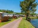 Camping Pas Cher vous présente avec son site Officiel campingpascher.fr, le Camping Flower Des 2 Rivières classé 3 étoiles, situé sur la commune de Martigny dans le département Seine-maritime (Haute Normandie) en France. Le camping Flower Des 2 Rivières, vous présente un hébergement de type tente en toile et bois de 7 m². Le camping Flower Des 2 Rivières vous propose du dimanche 14 juin au dimanche 21 juin 2026 pour 7 nuits à 205.8€. Cette location propose 112 dates différentes pour réserver votre séjour. Découvrez également les 5 autres gammes d'hébergements du camping. Les Avis clients pour le Camping Flower Des 2 Rivières sont excellents avec une note moyenne de 10 sur 10. Aire de jeux enfants, Baby-foot, Flipper, Ping-pong, Pétanque, Salle de jeux vidéo, Épicerie,... En savoir plus : cliquez-ICI.