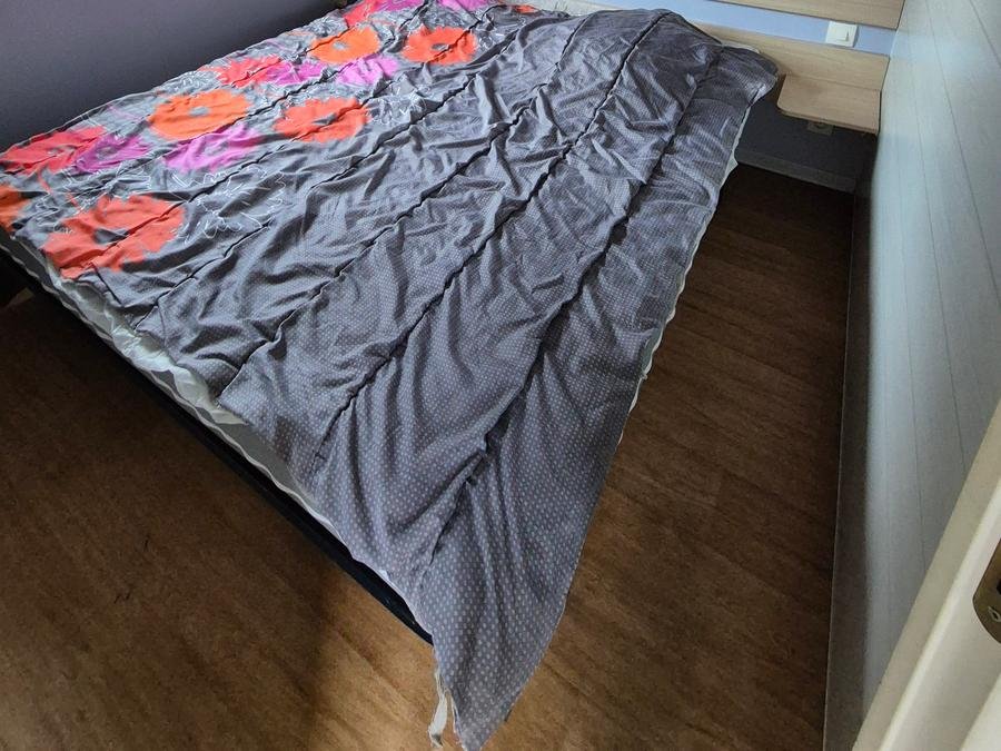 Camping Pas Cher vous présente avec son site Officiel campingpascher.fr, le Camping Le Clos Savoye classé 3 étoiles, situé sur la commune de Biville Sur Mer dans le département Seine-maritime (Haute Normandie) en France. Le camping Le Clos Savoye, vous présente un hébergement de type mobil-home de 32 m² et télévision. Le camping Le Clos Savoye vous propose du mardi 01 septembre au mardi 08 septembre 2026 pour 7 nuits à 400€. Cette location propose 33 dates différentes pour réserver votre séjour. Découvrez également les 29 autres gammes d'hébergements du camping. Les Avis clients pour le Camping Le Clos Savoye sont excellents avec une note moyenne de 8 sur 10. Piscine chauffée, Piscine extérieure, Aire de jeux enfants, Pétanque, Randonnée, Trampoline, Bar, Snack/Bar,... En savoir plus : cliquez-ICI.