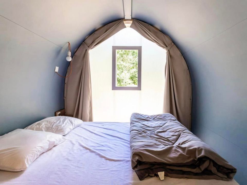 Cliquez pour découvrir toutes les photos de l'HÉBERGEMENT ! tente en toile et bois - Les Près Marcotte photo 2