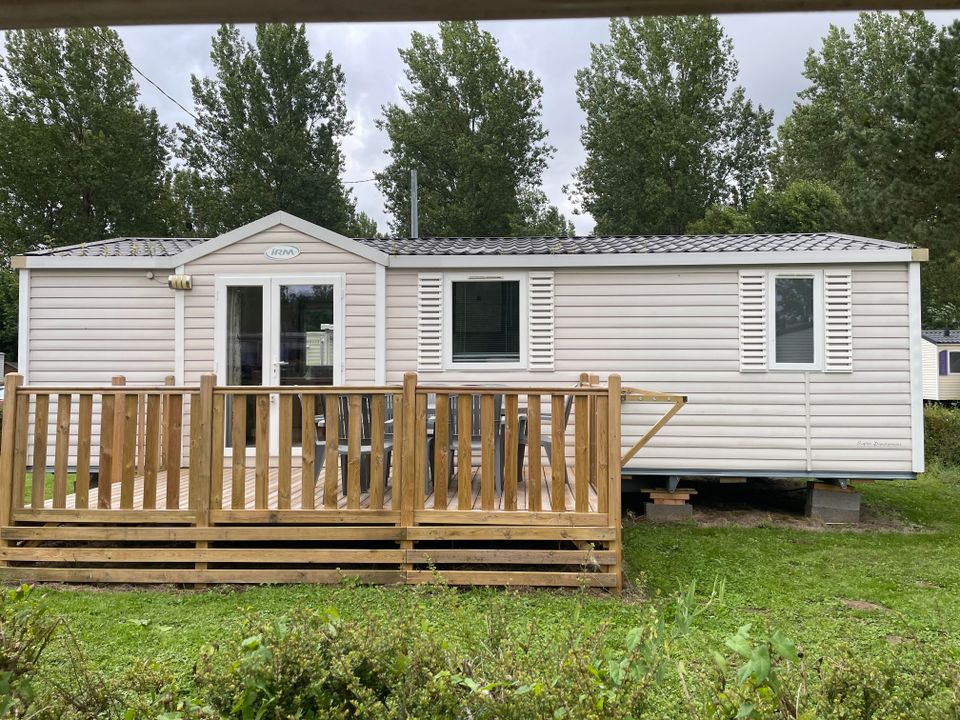 Cliquez pour découvrir toutes les photos de l'HÉBERGEMENT ! mobil-home - camping Les Près Marcotte photo 2