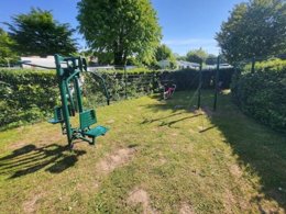 Camping Pas Cher vous présente avec son site Officiel campingpascher.fr, le Camping Le Walric classé 4 étoiles, situé sur la commune de Saint Valery Sur Somme dans le département Somme (Picardie) en France. Le camping Le Walric, vous présente un hébergement de type mobil-home de 28 m² et télévision. Le camping Le Walric vous propose du vendredi 25 septembre au vendredi 02 octobre 2026, en promotion à -15% pour 7 nuits à 288,15 € au lieu de 339,0 € soit une Économie de 50,85 €. Cette location propose 199 dates différentes pour réserver votre séjour. Découvrez également les 6 autres gammes d'hébergements du camping. Les Avis clients pour le Camping Le Walric sont excellents avec une note moyenne de 8 sur 10. Mer, Piscine chauffée, Piscine couverte, Animations familiales, Club ados, Club enfants, Aire de jeux enfants, Baby-foot, Centre équestre, Court de tennis, Flipper, Parcours sportif, Ping-pong, Piscine, Pétanque, Randonnée, Sports nautiques, Structure gonflable enfants, Terrain de volley-ball, Bar, Dépôt de pain, Plats à emporter, Snack/Bar, Supermarché, Épicerie,... En savoir plus : cliquez-ICI.