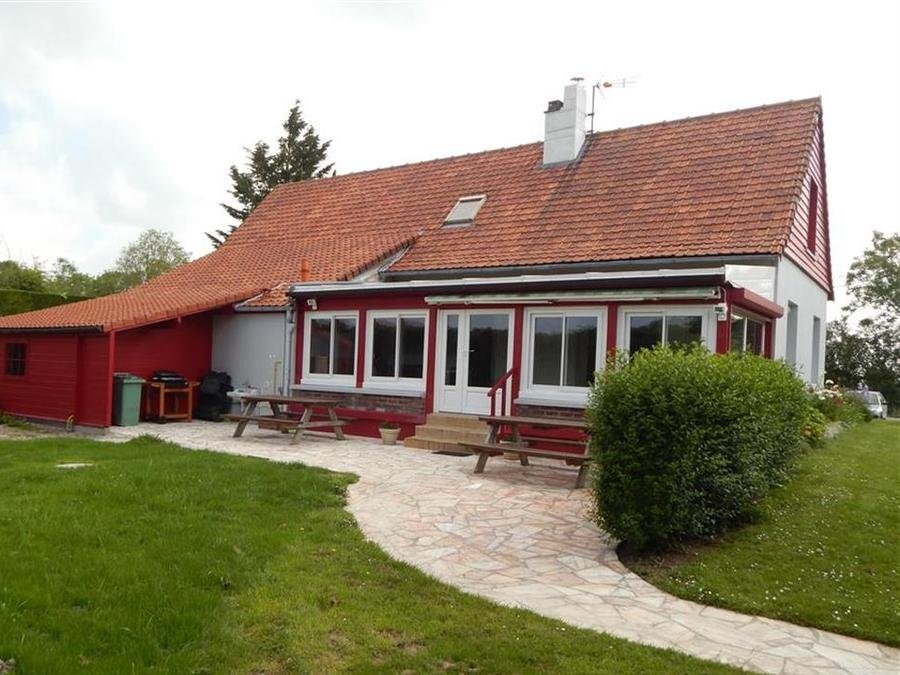 Camping Pas Cher vous présente avec son site Officiel campingpascher.fr, le Camping De La Motte classé 4 étoiles, situé sur la commune de Quend dans le département Somme (Picardie) en France. Le camping De La Motte vous propose un hébergement de type maison de campagne de 176 m² (télévision). L'établissement vous propose 6 autres types d'hébergements. Découvrez tous nos séjours à petits prix dans la commune et aux alentours de Quend du département : Somme (Picardie). Les Avis clients pour le Camping De La Motte sont excellents avec une note moyenne de 9 sur 10. Mer, Piscine chauffée, Piscine couverte, Aire de jeux enfants, Baby-foot, Cyclisme, Parcours sportif, Ping-pong, Piscine, Pétanque, Terrain multisports, Bar, Dépôt de pain, Snack/Bar, Supermarché,... En savoir plus : cliquez-ICI.