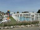 Camping Pas Cher vous présente avec son site Officiel campingpascher.fr, le Camping Domaine Verte Vallée classé 3 étoiles, situé sur la commune de Maresquel Ecquemicourt dans le département Pas-de-calais (Nord Pas De Calais) en France. Le camping Domaine Verte Vallée, vous présente un hébergement de type mobil-home pour 4 personnes. Le camping Domaine Verte Vallée vous propose du sam. 26 septembre au sam. 03 octobre 2026 pour 7 nuits à 169€. Cette location propose 18 dates différentes pour réserver votre séjour. Découvrez également les 4 autres gammes d'hébergements du camping. Les Avis clients pour le Camping Domaine Verte Vallée sont excellents avec une note moyenne de 9 sur 10. MerÉtang, Piscine couverte, Piscine extérieure, Animation ados, Animation enfants, Animations familiales, Aire de jeux enfants, Baby-foot, Ping-pong, Piscine, Pétanque, Structure gonflable enfants, Bar, Snack/Bar, Épicerie,... En savoir plus : cliquez-ICI.