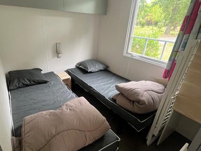 Cliquez pour découvrir toutes les photos de l'HÉBERGEMENT ! mobil-home - Domaine De La Pinede photo 7