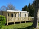 Camping Pas Cher vous présente avec son site Officiel campingpascher.fr, le Camping Domaine De Kerelly classé 3 étoiles, situé sur la commune de Guegon dans le département Morbihan (Bretagne) en France. Le camping Domaine De Kerelly, vous présente un hébergement de type mobil-home de 32 m² pour 4 personnes et télévision. Le camping Domaine De Kerelly vous propose du sam. 04 avril au sam. 11 avril 2026 pour 7 nuits à 414.75€. Cette location propose 184 dates différentes pour réserver votre séjour. Découvrez également les 9 autres gammes d'hébergements du camping. Les Avis clients pour le Camping Domaine De Kerelly sont excellents avec une note moyenne de 8 sur 10. LacRivière, Piscine chauffée, Piscine extérieure, Aire de jeux enfants, Cyclisme, Ping-pong, Pétanque, Randonnée, Bar, Dépôt de pain, Snack/Bar, Épicerie,... En savoir plus : cliquez-ICI.