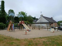Camping Pas Cher vous présente avec son site Officiel campingpascher.fr, le Camping Domaine De Kerelly classé 3 étoiles, situé sur la commune de Guegon dans le département Morbihan (Bretagne) en France. Le camping Domaine De Kerelly, vous présente un hébergement de type mobil-home de 23 m² pour 2 personnes. Le camping Domaine De Kerelly vous propose du sam. 04 avril au sam. 11 avril 2026 pour 7 nuits à 404.25€. Cette location propose 165 dates différentes pour réserver votre séjour. Découvrez également les 9 autres gammes d'hébergements du camping. Les Avis clients pour le Camping Domaine De Kerelly sont excellents avec une note moyenne de 8 sur 10. LacRivière, Piscine chauffée, Piscine extérieure, Aire de jeux enfants, Cyclisme, Ping-pong, Pétanque, Randonnée, Bar, Dépôt de pain, Snack/Bar, Épicerie,... En savoir plus : cliquez-ICI.