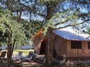 Cliquez pour découvrir toutes les photos de l'HÉBERGEMENT ! tente en toile et bois - camping D'Arpheuilles photo 3
