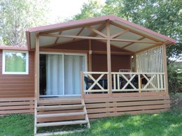 Camping Pas Cher vous présente avec son site Officiel campingpascher.fr, le Camping D'Arpheuilles classé 3 étoiles, situé sur la commune de Saint Paul De Vezelin dans le département Loire (Rhône Alpes) en France. Le camping D'Arpheuilles, vous présente un hébergement de type chalet de 44 m² pour 2 personnes et télévision. Le camping D'Arpheuilles vous propose du vendredi 17 avril au vendredi 24 avril 2026 pour 7 nuits à 436.4€. Cette location propose 99 dates différentes pour réserver votre séjour. Découvrez également les 8 autres gammes d'hébergements du camping. Les Avis clients pour le Camping D'Arpheuilles sont excellents avec une note moyenne de 9 sur 10. Lac, Piscine chauffée, Piscine extérieure, Animations familiales, Club enfants, Aire de jeux enfants, Baby-foot, Canoë-kayak, Club enfant de nuit, Ping-pong, Piscine, Pétanque, Randonnée, Salle de jeux vidéo, Terrain de beach-volley, Terrain multisports, Trampoline, Brasserie, Dépôt de pain, Snack/Bar, Épicerie,... En savoir plus : cliquez-ICI.