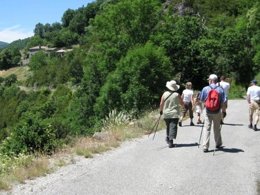 Camping Pas Cher vous présente avec son site Officiel campingpascher.fr, le Camping L'Ardéchois classé 5 étoiles, situé sur la commune de Gluiras dans le département Ardèche (Rhône Alpes) en France. Le camping L'Ardéchois, vous présente un hébergement de type mobil-home de 24 m². Le camping L'Ardéchois vous propose du mercredi 06 mai au mercredi 13 mai 2026 pour 7 nuits à 545€. Cette location propose 88 dates différentes pour réserver votre séjour. Découvrez également les 5 autres gammes d'hébergements du camping. Les Avis clients pour le Camping L'Ardéchois sont de 5 sur 10. Rivière, Piscine extérieure, Animation enfants, Animations familiales, Aire de jeux enfants, Canoë-kayak, Cyclisme, Ping-pong, Piscine, Pétanque, Randonnée, Bar, Dépôt de pain, Restaurant, Snack/Bar, Supermarché,... En savoir plus : cliquez-ICI.