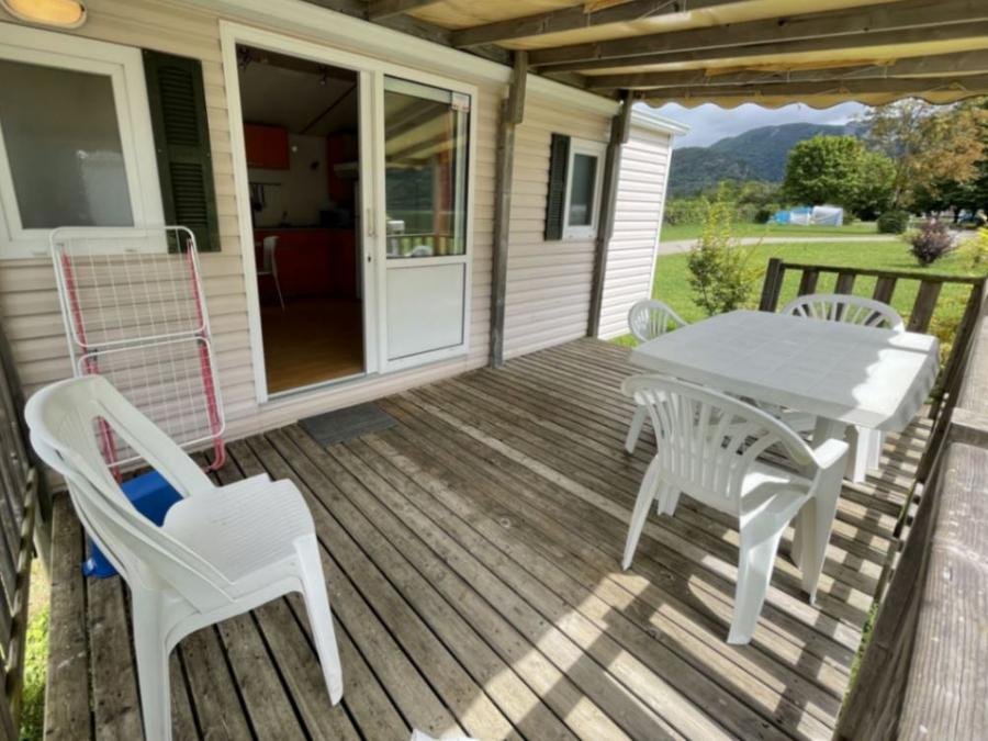 Camping Pas Cher vous présente avec son site Officiel campingpascher.fr, le Camping Sous Le Moulin classé 3 étoiles, situé sur la commune de Condes dans le département Jura (Franche Comté) en France. Le camping Sous Le Moulin vous propose un hébergement de type mobil-home de 32 m² pour 6 personnes. L'établissement vous propose 14 autres types d'hébergements. Découvrez tous nos séjours à petits prix dans la commune et aux alentours de Condes du département : Jura (Franche Comté). Les Avis clients pour le Camping Sous Le Moulin sont excellents avec une note moyenne de 8 sur 10. Rivière, Piscine chauffée, Piscine couverte, Animations familiales, Aire de jeux enfants, Centre équestre, Cyclisme, Ping-pong, Pétanque, Randonnée, Voile, Bar, Snack/Bar,... En savoir plus : cliquez-ICI.