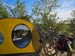 Camping Pas Cher vous présente avec son site Officiel campingpascher.fr, le Camping L'Escale Occitane classé 3 étoiles, situé sur la commune de Alzonne dans le département Aude (Languedoc Roussillon) en France. Le camping L'Escale Occitane, vous présente un hébergement de type tente. Le camping L'Escale Occitane vous propose du sam. 13 décembre au sam. 20 décembre 2025 avec un DÉPART DEMAIN pour 7 nuits à 231€. Cette location propose 13 dates différentes pour réserver votre séjour. Découvrez également les 1 autres gammes d'hébergements du camping. Les Avis clients pour le Camping L'Escale Occitane sont excellents avec une note moyenne de 9 sur 10. Piscine extérieure, Aire de jeux enfants, Baby-foot, Ping-pong, Pétanque, Plats à emporter, Restaurant,... En savoir plus : cliquez-ICI.